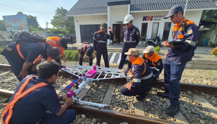 Pastikan Perjalanan Nyaman dan Minim Guncangan, KAI Sumut Intensifkan Pemeriksaan Rel Presisi Tinggi
