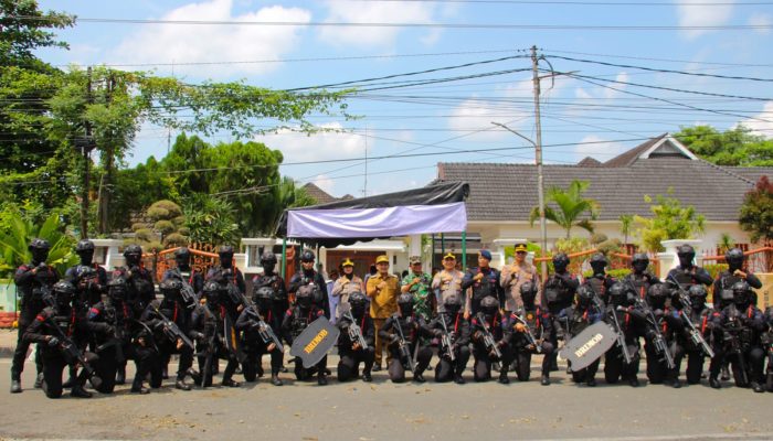 Sinergi Kuat Jaga Kamtibmas, Wali Kota Tebing Tinggi Apresiasi Simulasi Sispamkota 539 Personel Gabungan