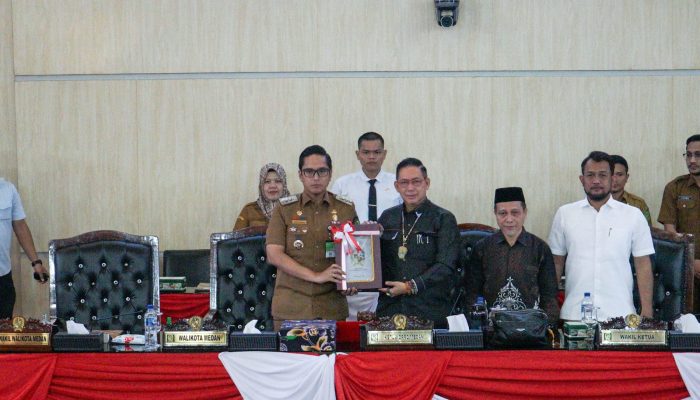 Wali Kota Medan Terima Rekomendasi DPRD atas LKPJ TA 2025