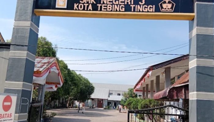 Investigasi Dana BOS SMKN 3 Tebing Tinggi: Realisasi Melampaui Pagu dan Insiden Titipan di Pintu Gerbang