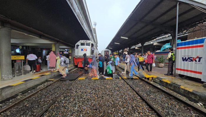 Momentum Libur Panjang Hari Buruh, KAI Divre I Sumut dan SPKA Sosialisasikan Keselamatan Perlintasan di Medan