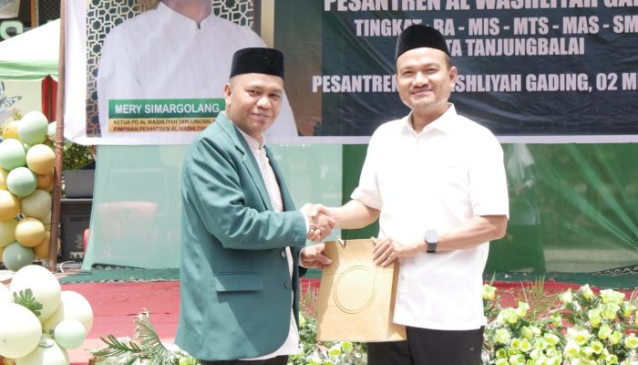 Wali Kota Tanjungbalai Hadiri Peringatan Hardiknas dan Wisuda Santri Al Washliyah Gading