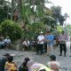 Aksi Tanam Pohon Pisang di Jalan Kedawung Blitar Berakhir, Warga Sepakat Cabut Usai Musyawarah