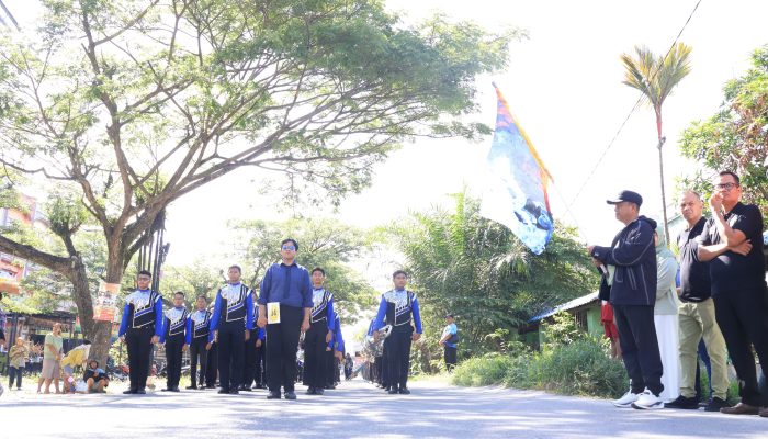 Pawai Drumband Meriahkan Festival Bumi Serampang Dua Belas di Perbaungan