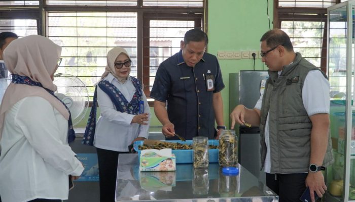 Bukan Sekadar Resmikan Gedung, Dindik Jatim Tanamkan Budaya Bebas Plastik di SMKN 1 Tulungagung