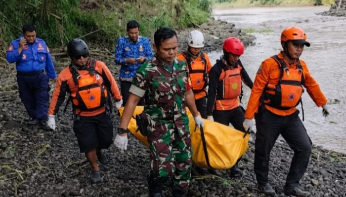 Setelah Tiga Hari Pencarian, Korban Hanyut di Sungai Brantas Ditemukan Meninggal di Srengat Blitar