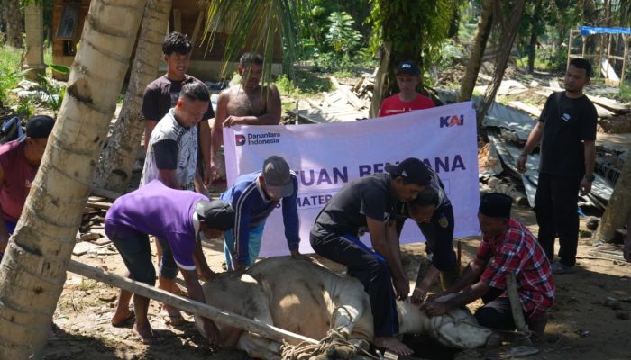 Wujud Kepedulian Pasca-Banjir, KAI Divre I Sumut Salurkan Hewan Kurban ke Aceh Tamiang