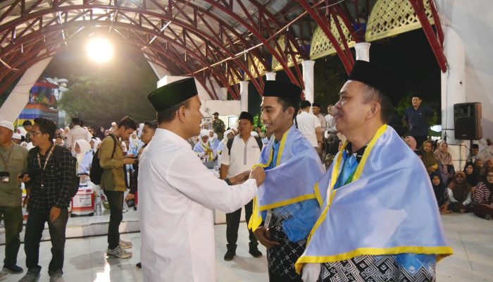 Wali Kota Tanjungbalai Lepas 131 Calon Jemaah Haji Kloter 11 ke Asrama Haji Medan