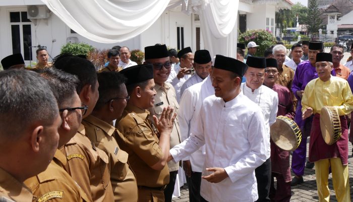 Pemko Tanjungbalai Bersama Forkopimda upah-upah Wali Kota Tanjungbalai, Mahyaruddin: Penyelenggaraan Ibadah Haji Ke Depan Harus Lebih Baik