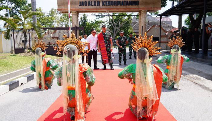 Pangdam I/BB Tekankan Profesionalisme dan Kemampuan Intelijen Saat Kunjungi Deninteldam I/BB