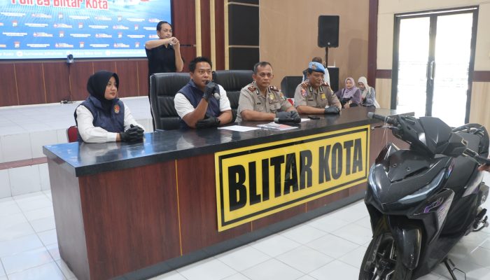 Modus “Penggerebekan Palsu” Lewat Aplikasi Kencan, Tiga Remaja Blitar Diamankan Polisi