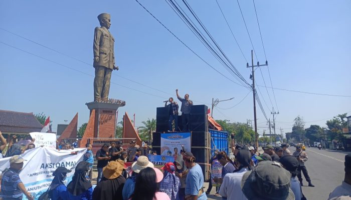 Ribuan Warga Gelar Aksi Damai Dukung Program Makan Bergizi Gratis di Blitar