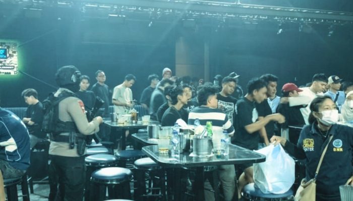 Sinergi Brimob dan BNNP Sumut Persempit Ruang Gerak Narkoba, Dua Pengunjung THM Terindikasi Positif