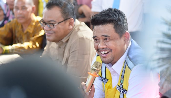Bobby Nasution Tinjau Jalan Rusak di Galang, Pastikan Perbaikan Segera Dimulai dan Galian C Ilegal Ditutup