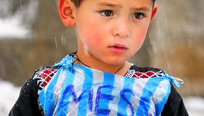 Kisah Haru Murtaza Ahmadi: Bocah Jersey Plastik yang Dicari Lionel Messi