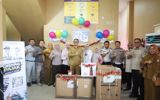 Wakil Wali Kota Tanjungbalai Serahkan Hadiah Kepada 5 Wajib Pajak Penerima Undian Gebyar Pajak Sumut 2026