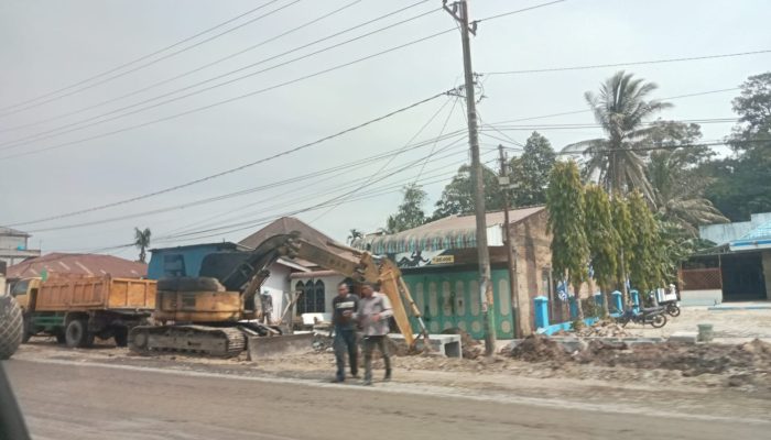 Diduga Material Proyek Pelebaran Jalinsum Sei Rampah Diperjualbelikan, Pengawasan Disorot