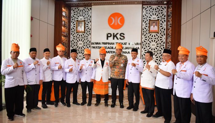Presiden PKS Almuzzammil Yusuf Kunjungi Sumut, Resmikan Rumah Advokasi Hukum hingga Main Mini Soccer Bersama Jurnalis