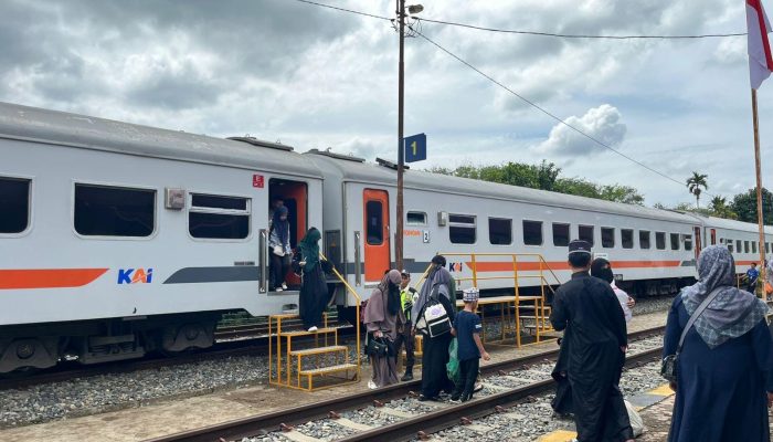 Maulid Menggerakkan Silaturahmi, Kereta Api Menghubungkan Keluarga di Sumatera Utara