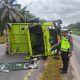 Hindari Genangan Air, Truk Tronton Terguling hingga Hantam Pembatas Jalan di Jalinsum Sergai