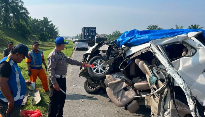 Kecelakaan Maut di Tol Medan–Tebing Tinggi, Avanza Tabrak Belakang Truk Fuso, Satu Penumpang Tewas