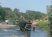 Dugaan Tambang Pasir Ilegal di Sungai Brantas Blitar Resahkan Warga