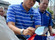 Jelang HUT ke-81 RI, PWI Sergai Bagikan Ratusan Bendera Merah Putih kepada Pengguna Jalan