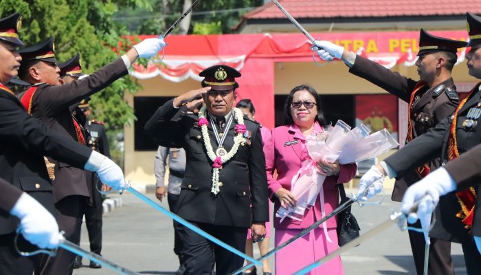 Pedang Pora di Ujung Pengabdian, Dua Personel Polres Sergai Tinggalkan Seragam dengan Penuh Haru