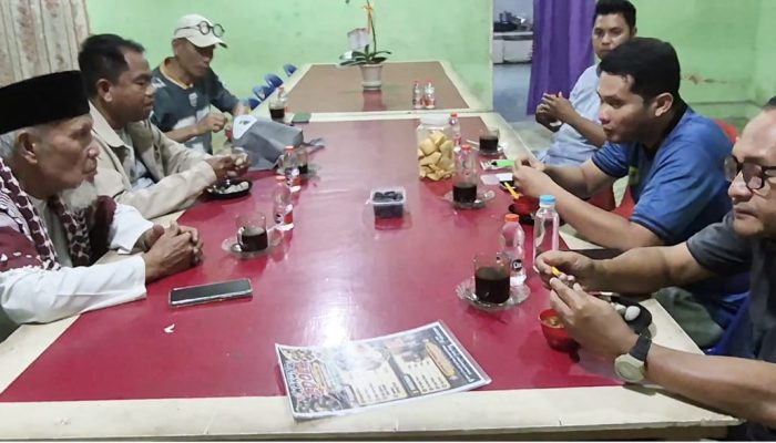 Bupati Sergai Nikmati Kerang Rebus di Warung Idola, Dorong Generasi Muda Berani Berwirausaha