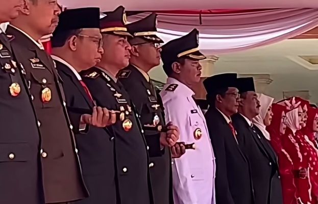 Ketua DPRD Blitar Supriadi Bacakan Teks Proklamasi di Upacara HUT RI ke-81