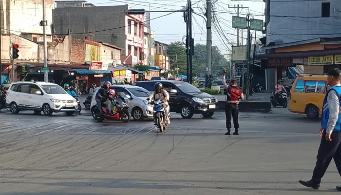 Unit Samapta Polsek Sunggal Gelar Strong Point Pagi, Wujudkan Kamseltibcarlantas