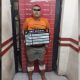 42 Kali Beraksi, Polisi Tembak Pencuri Motor Ojol Wanita Disabilitas   MEDAN – Polisi menangkap seorang pria, M Arif Matondang (30), diduga terlibat pencurian sepeda motor milik pengemudi ojek online (ojol) wanita tunarungu di Kota Medan, Sumatera Utara.  “Pelaku pencuri motor driver ojol (menyandang tunarungu) sudah ditangkap,” kata Kanit JCS Polrestabes Medan, Iptu Ramadhani Bimo Setiadi, Selasa (25/8/2026).   Ia mengungkapkan, berdasarkan hasil pemeriksaan dan pengembangan, pelaku yang merupakan warga Tebing Tinggi diduga telah melakukan 42 kasus pencurian sepeda motor di sejumlah wilayah.  Aksi tersebut tidak hanya dilakukan di Kota Medan, tetapi juga menyebar ke sejumlah daerah di Sumut.   “Pelaku sudah melakukan 42 kasus yang sama di wilayah hukum Kota Medan, Medan Belawan, Kota Tebing Tinggi, Kabupaten Deli Serdang,” kata Bimo.   “Kabupaten Asahan, Kabupaten Batu Bara, Kabupaten Serdang Bedagai, Kota Pematangsiantar dan Kabupaten Simalungun,” sambungnya.   Dia mengungkapkan salah satu kasus yang diungkap berkaitan dengan pencurian sepeda motor milik seorang driver ojol.   “Modus pelaku berpura-pura ingin membantu,” kata Bimo.   Terhadap tersangka Arif Matondang diberikan tindakan tegas terukur dengan menembak kedua kakinya karena melawan saat penyergapan.   Usai ditangkap polisi kemudian memboyong tersangka ke Rumah Sakit Bhayangkara Medan guna mengeluarkan peluru yang bersarang di kakinya.   Sebelumnya, seorang pengemudi ojek online (ojol) penyandang disabilitas berinisial di Kota Medan.   Setelah menjadi korban tabrak lari angkot, sepeda motor yang menjadi sumber penghasilannya justru dibawa kabur oleh seorang pria yang sempat berpura-pura memberikan pertolongan.  Peristiwa tersebut terjadi di Jalan Jamin Ginting, Medan, pada Minggu, 5 Juli 2026 lalu. Saat itu, RA mengalami kecelakaan setelah disenggol sebuah angkot yang kemudian langsung melarikan diri dari lokasi.  Warga yang melihat kejadian berusaha membantu korban dan membawanya ke rumah sakit. Di tengah situasi tersebut, seorang pria yang mengaku ingin membantu justru diduga memanfaatkan keadaan.  Motor matic milik korban sempat dititipkan di sebuah salon tidak jauh dari lokasi kecelakaan.   Namun, pria tersebut kemudian kembali ke salon dan meminta kunci kendaraan dengan alasan akan mengurus keperluan korban. Setelah mendapatkan kunci, ia membawa kabur sepeda motor tersebut.  Aksi pelaku terekam kamera pengawas (CCTV) di sekitar lokasi, kemudian beredar di media sosial dan menjadi viral. (Ari)   FOTO: Polisi tangkap pencuri motor ojol disabilitas.