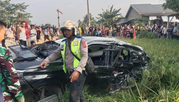 Mobil Avanza Tertabrak Kereta Api di Sei Bamban, Satu Orang Tewas