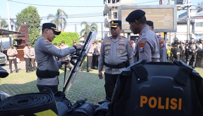Polres Blitar Kota Cek Kesiapan Personel dan Peralatan