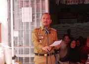 Wali Kota Tanjungbalai Tinjau Langsung Penyaluran Bantuan Pangan di Kelurahan Beting Kuala Kapias