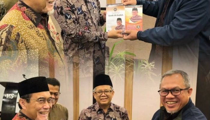 ‎Serahkan Tadabbur Al-Qur’an kepada Pimpinan Majelis Syura PKS, Usman Jakfar: Mengembalikan Ruh Pembangunan kepada Al-Qur’an  ‎