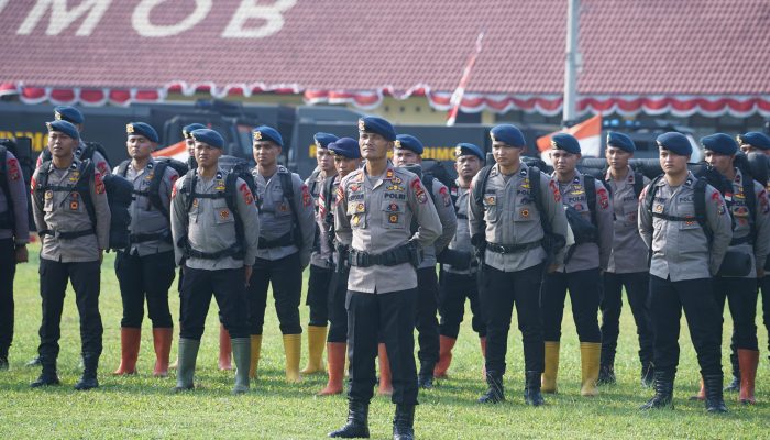 Gunung Sinabung Erupsi, Polda Sumut Siagakan 100 Personel Brimob dan Peralatan Pendukung