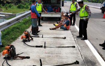 Dua Pekerja Pemotong Rumput Tewas Ditabrak Dump Truk di Tol Medan-Tebing Tinggi