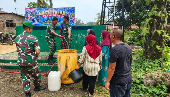Atasi Kelangkaan Air, Kodim 0209/LB Salurkan Air Bersih untuk Warga Labuhanbatu Selatan