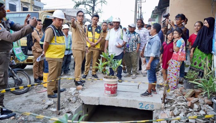 Rico Waas Minta Pengerjaan U-Ditch di Indra Kasih Dipercepat, Prioritaskan Keselamatan Warga