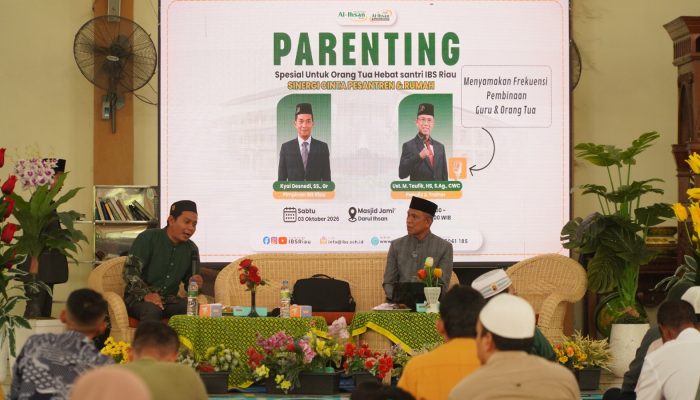 Ratusan Wali Santri Padati Masjid Jami’ Darul Ihsan, Sukseskan Agenda Parenting Sinergi Cinta Pesantren IBS Riau