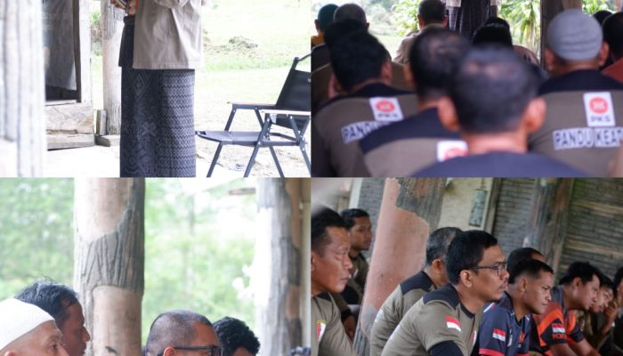 Gerimis Bukan Penghalang Ibadah, Ust. H. Ahmad Hadian Sampaikan Khutbah di Kemah Bela Negara