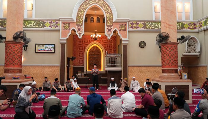 Sholat Subuh Bersama Warga, Kapolda Sumut Ajak Perkuat Persatuan dan Perangi Narkoba